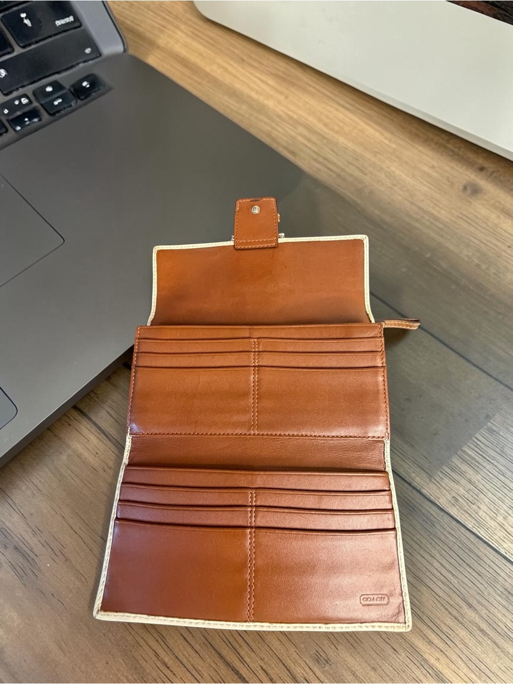 Vintage Coach Cream Leather Wallet with Brown Buckle Strap Y2K - Picture 7 of 13